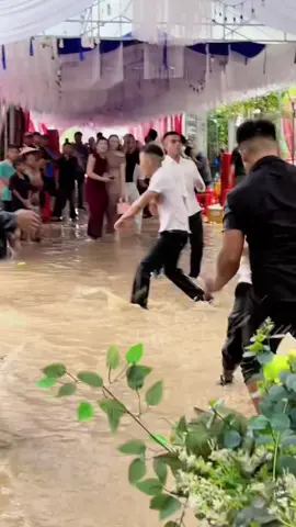 Mưa bão như này chúng ta đi bắt cua thôi #hoangka81 #hoangka #xuhuongg #tiktoklive 