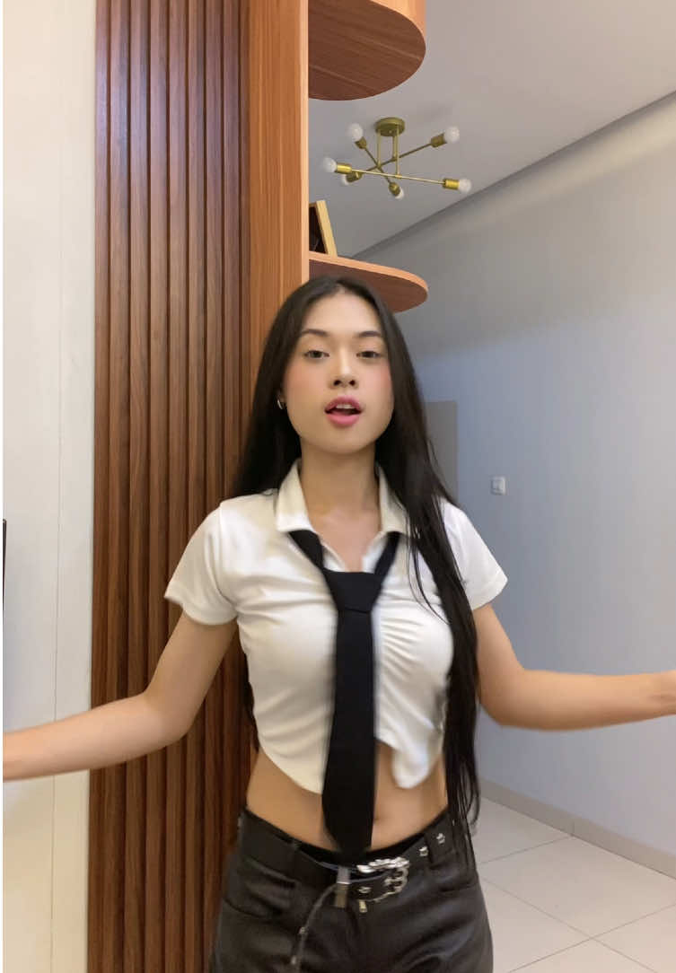 gatau sebenernya ngasal #fyp #OOTD #fashion 