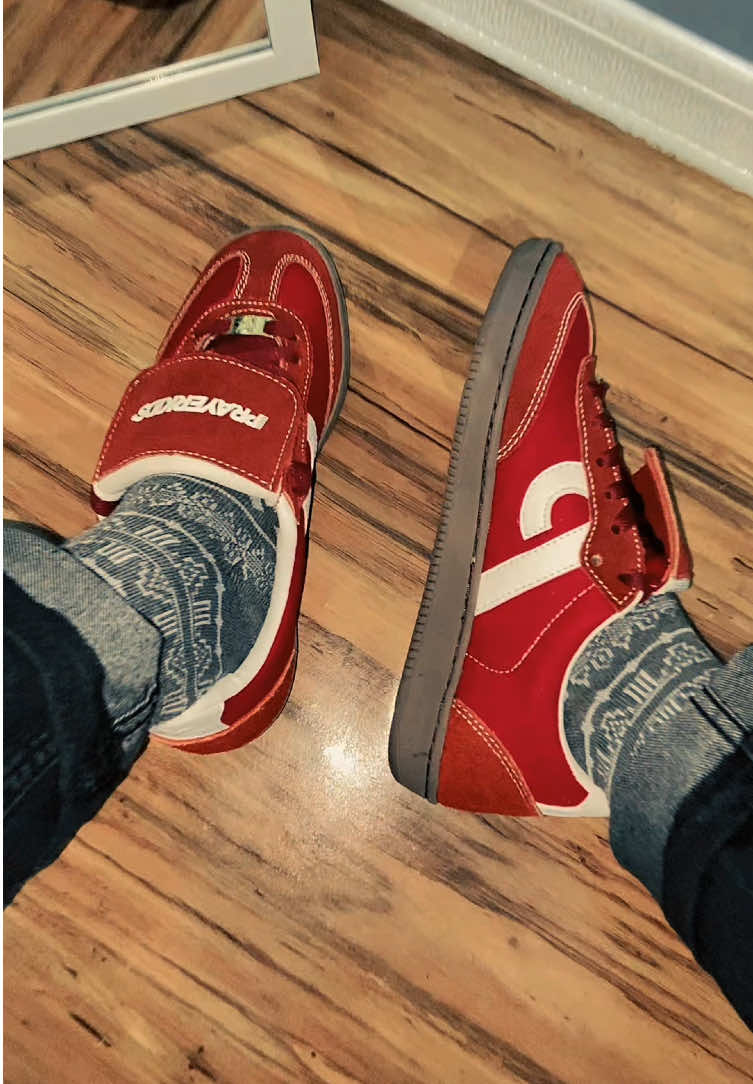 Sepatu casual sekeren ini sih gak ada lawan. #sepatu #sneakers #sepatucasual #sepatumurah #sepatusneakers 