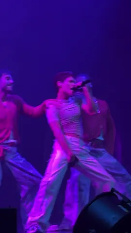 I got a booooodyyyy #micasasucasa #omarrudberg #mst #midnightsuntour #minga @OMAR 