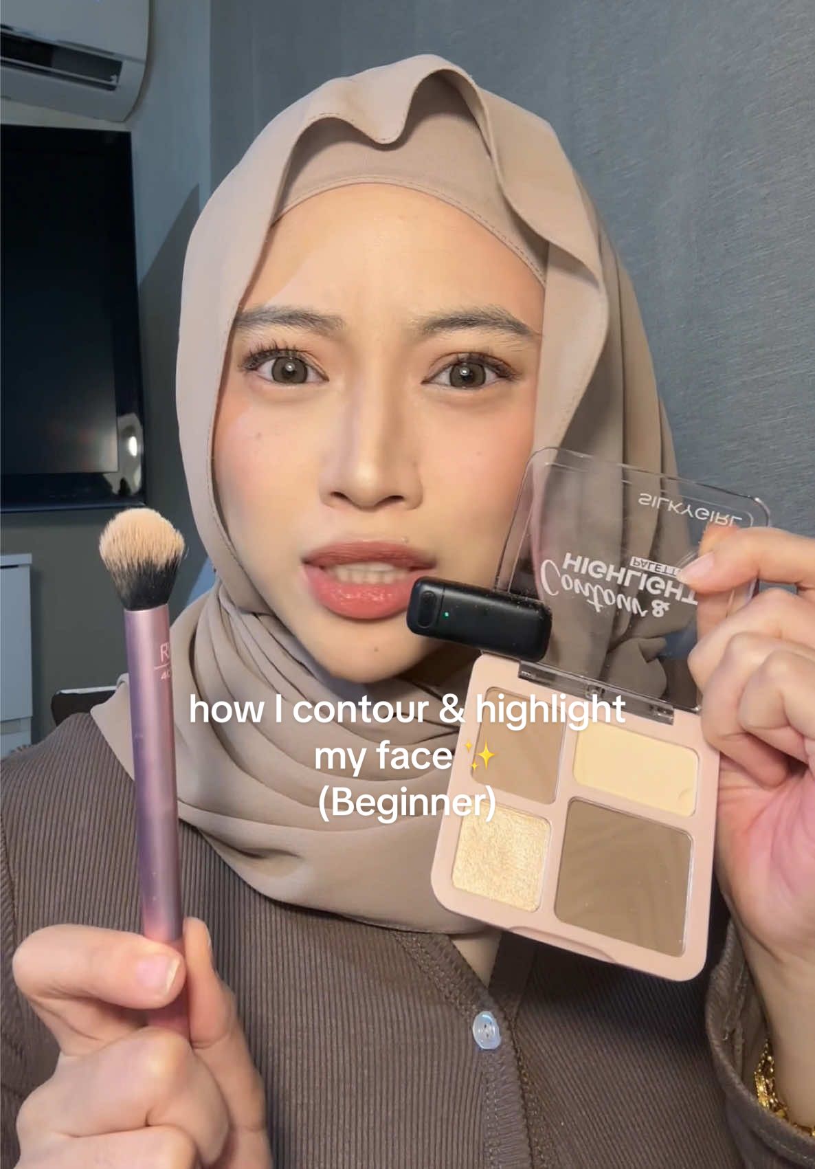 Contour & Highlighter in 1 palette?? count me in!! Im using in the shade 01 Autumn btw! grab it from your nearest drugstores or SILKYGIRL official store 🫶🏻  @SILKYGIRL_Malaysia  #ILoveSILKYGIRL #SILKYGIRLMY #makeuptutorial #makeupideas #makeuphacks #Contour #Highlight