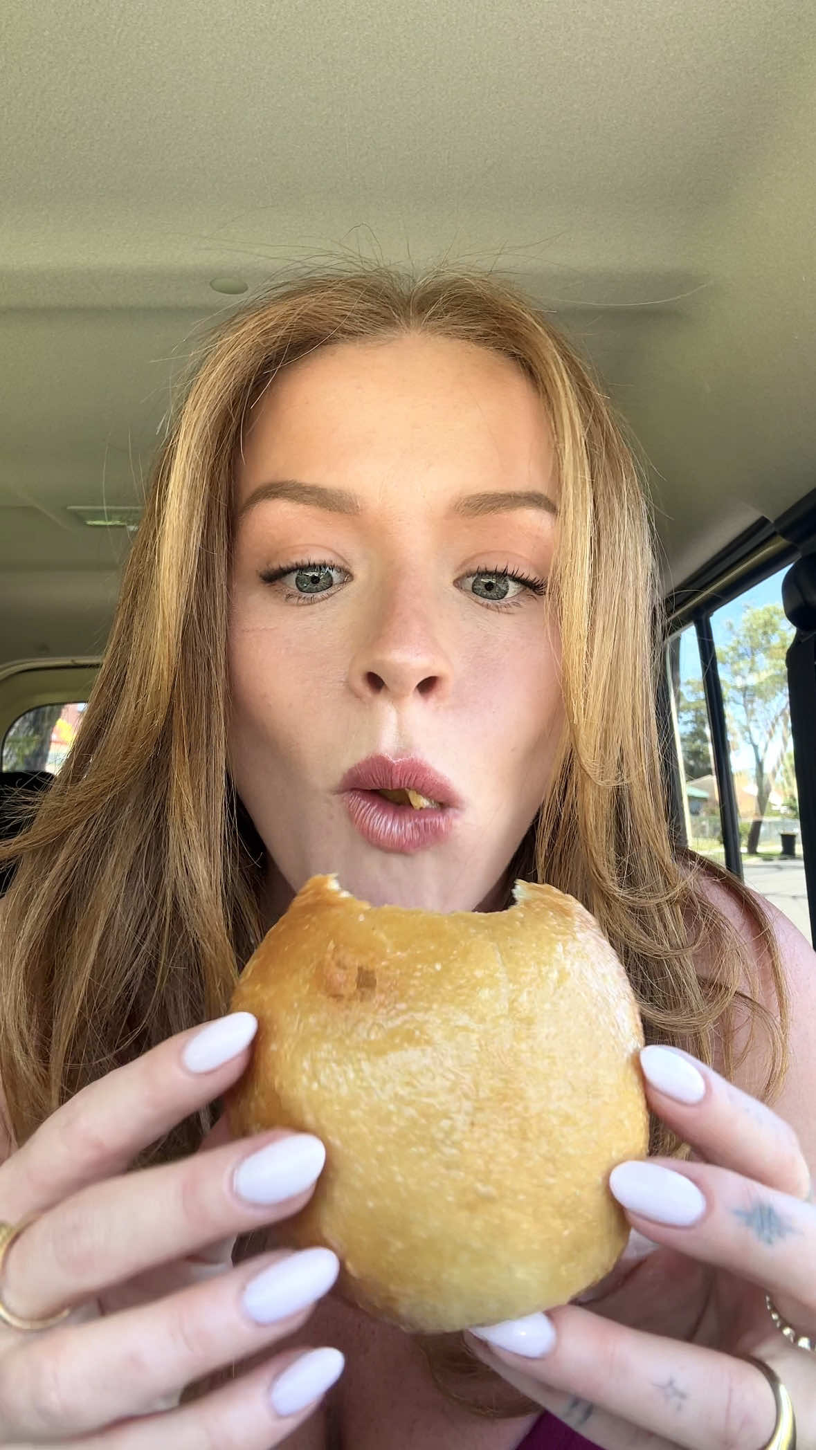 Are we surprised??? Absolutely not!!! 🤤 📍Lola’s Island Shop, Heckenberg  @Lola’s Island Shop 🇹🇴  #sydneyfood #sydneyeats #islandfood #carmukbang #mukbang 