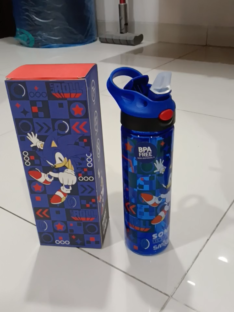 Botol Minum Sonic ada box nya. pakai sedotan. motif sonic. BPA Free. #einsteintoysshopp #botol #botolminum #sonic #smiggle 