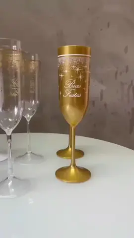 Dê uma olhada em Kit C/10 Taça Especial feliz Ano Novo Reveillon Virada feliz Natal. Link nos comentários! #personalizado #natal #taça #fyp #felizanonovo 