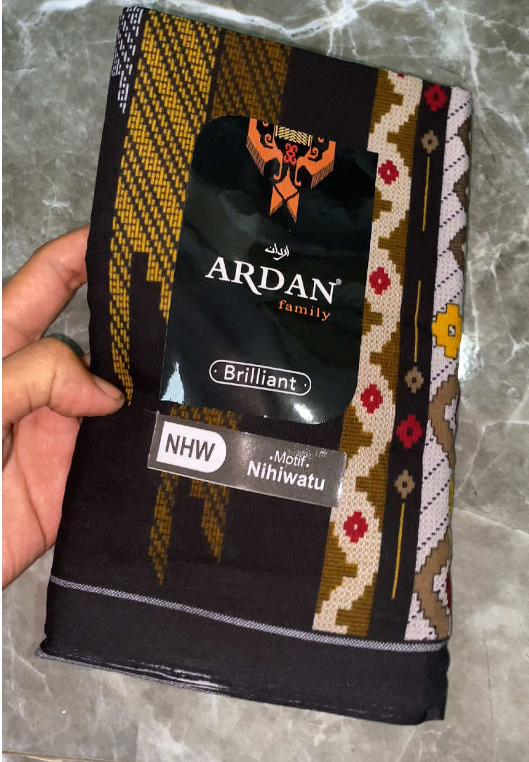 Sarung ardan motif paling elegan sekali  . #sarung #ardan #terbaru #sarungsantri 