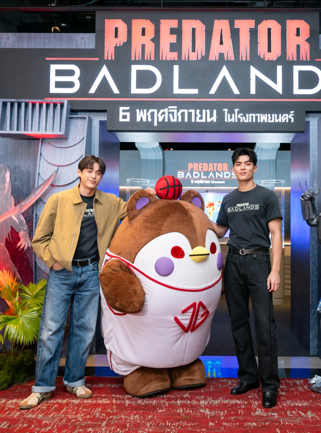 tujuan bapakmu tuh NBA nak, cepet tumbuh semuanya yaa biar bisa dribble beneran 😆😆 . @Joss Way-Ar @Gawin Caskey  #Jossgawin #josswayar #gawincaskey #guinzly 