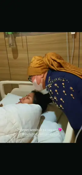 Syafakillah ka Indah...💗 Sehat selalu oma sayang..🤗😘 #fuji #fujian #omagala #indahtrp #fransfaisal 