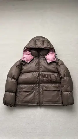 Girl down jackets 🤎💕#girl #downjacket #winterfashion #outfitinspo #fyp 
