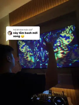 Trả lời @ྀིྀི NAY TUI XINN PHÉPP TIỀN ĐÌNHH 1 HÔMM NHA 🤪 Có aii mà cứ gặp bài nào xungg căng là không thể ngồi imm được như tuii không =)) kiểu âm nhạc và người hoà làm 1 íi , đã thiệc kkk.  3in1 Anh Không Biết Cách Yêu Em - BAOTRANVO x DJZENDA ( chịi tui làm nhạc đỉnh cỡ đó đoáa😝 ) #viral #thinhhanhtiktok #zendamusicgroup #djzenda #danhmatem 