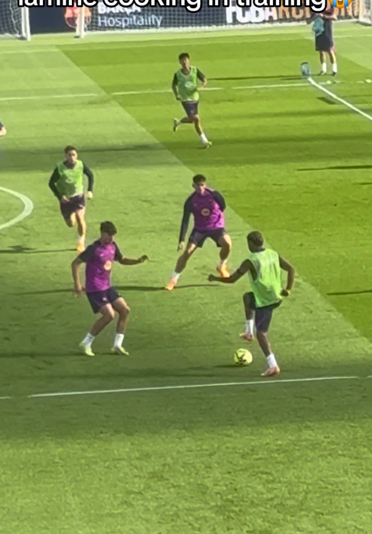 il est trop fort.😭 #lamineyamal #campnou #barca #foryoupage❤️❤️ #pourtoii @Lamine Yamal 