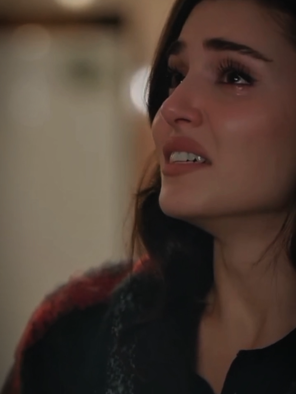 #كم من صمت يضج في الأعماق كالعاصفه يطحن ما تبقى من ثبات في الصدر..#