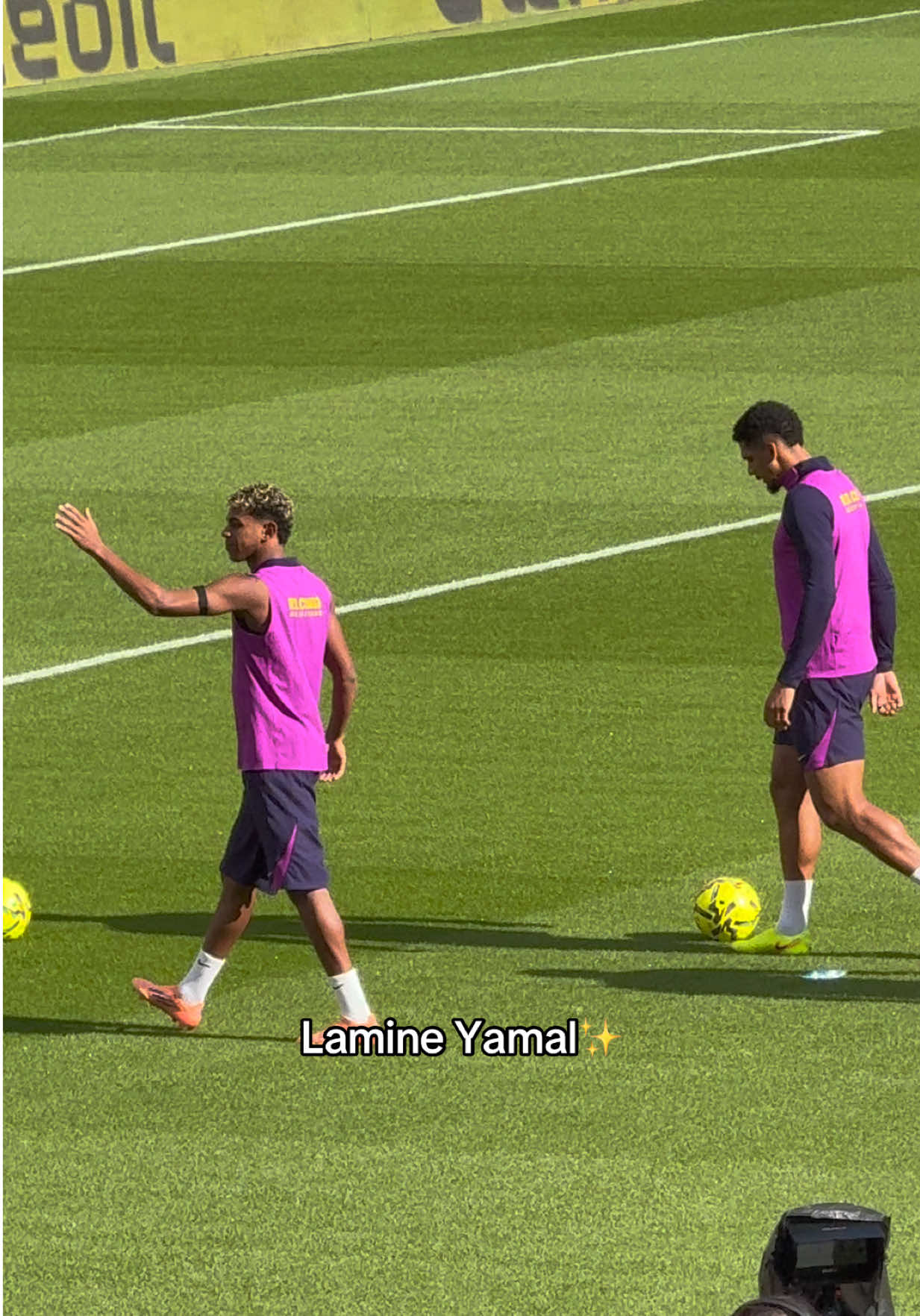 Lamine Yamal en el entreno en el Camp Nou🥹💙❤️ #lamineyamal #fcb #fcbarcelona #campnou #fyp 
