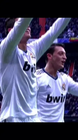 Ronaldo And Mesut Özil - The Perfect Duo ❤️ ☠️ #ronaldo #mesutözil #footballtiktok #fyp #goat🐐 