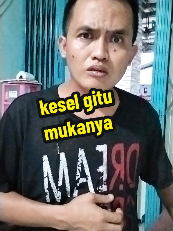 kesel gitu mukanya #promomakan1111 #komedi #viral #ngakak 