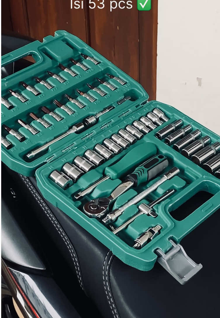Kunci set lengkap & compact cocok banget buat kalian yg suka bongkar pasang sendiri & touring untuk keadaan urgent. Bisa untuk professional karena material kokoh real chrome vanadium 😁 #variomodifikasi #varionistyindonesia #vario125 #kuncisocketmultifungsi #kuncisocket 
