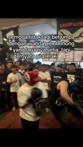 @apadd: semoga tidak lagi berjumpa dengan wanita pembohong yang laga nya setia, tapi ternyata gila lelaki🏴󠁧󠁢󠁥󠁮󠁧󠁿🕊️ #maderholigan #casualoutfits #ootdcasual #casual #casualfootball 