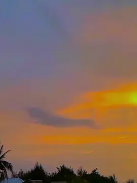 sunset+pantai+lagutimur memang tidak pernah gagal #soudtimur #vibessunset #storytimur #lagutimur #fyppppppppppppppppppppppp 