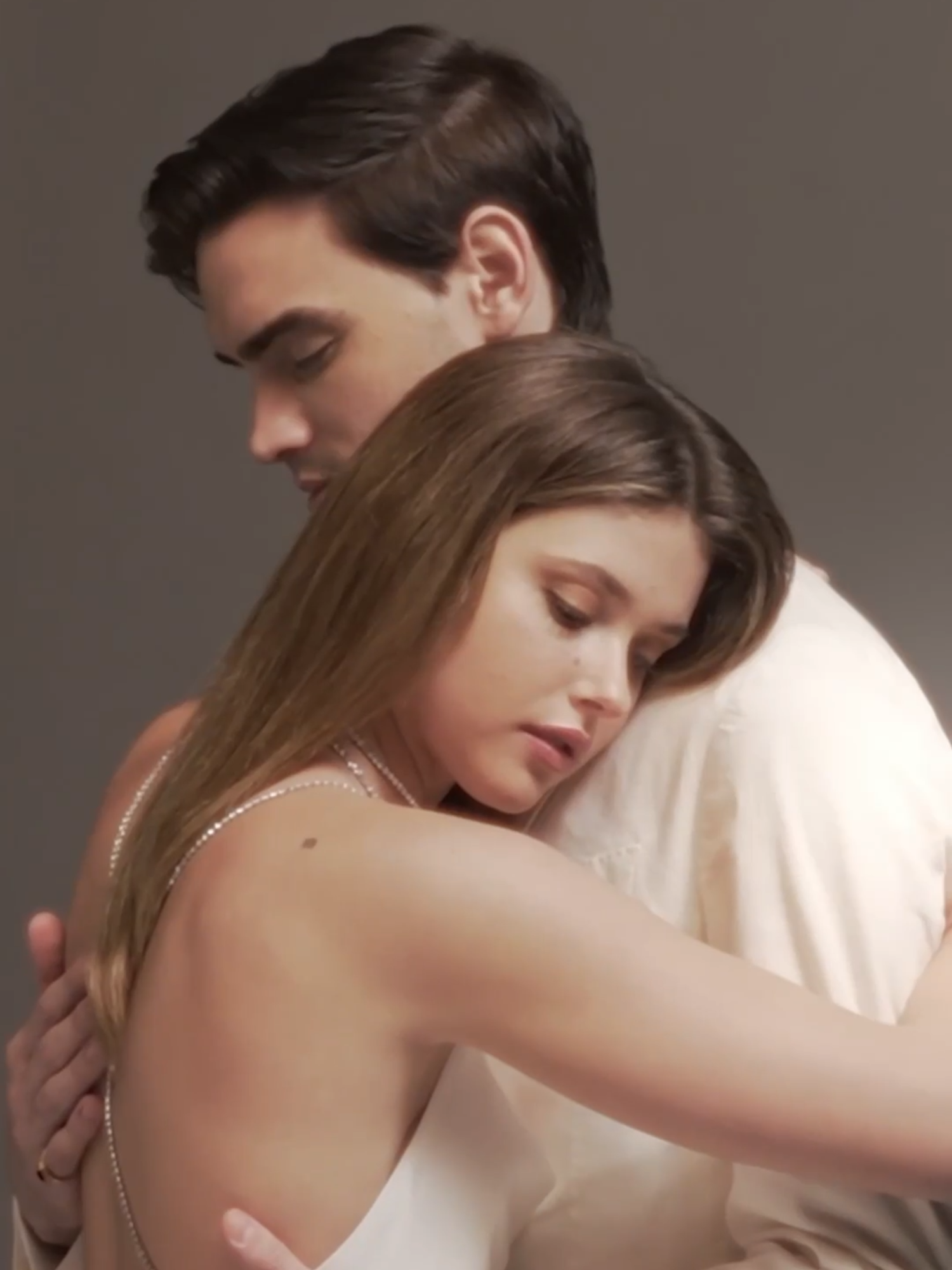 también detrás de cámaras son I-D-E-A-L-E-S  #primevideo #culpanuestra