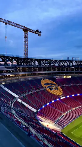 واخيرا العوده الى الكامبنو الجديد اول تمرين لبرشلونا في الكامبنو#الكامبنوالجديد #برشلونة 