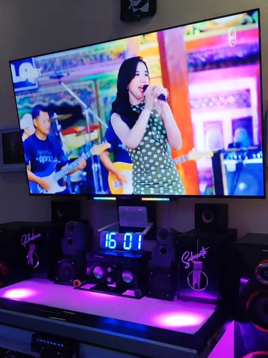 Lanang Tenan •=> Cantika Nuswantoro Adella=•> OM ADELLA - HENNY ADELLA  #lanangtenan #cantikanuswantoroadella #omadella  #hennyadella @dangdutan.ae hennyadella