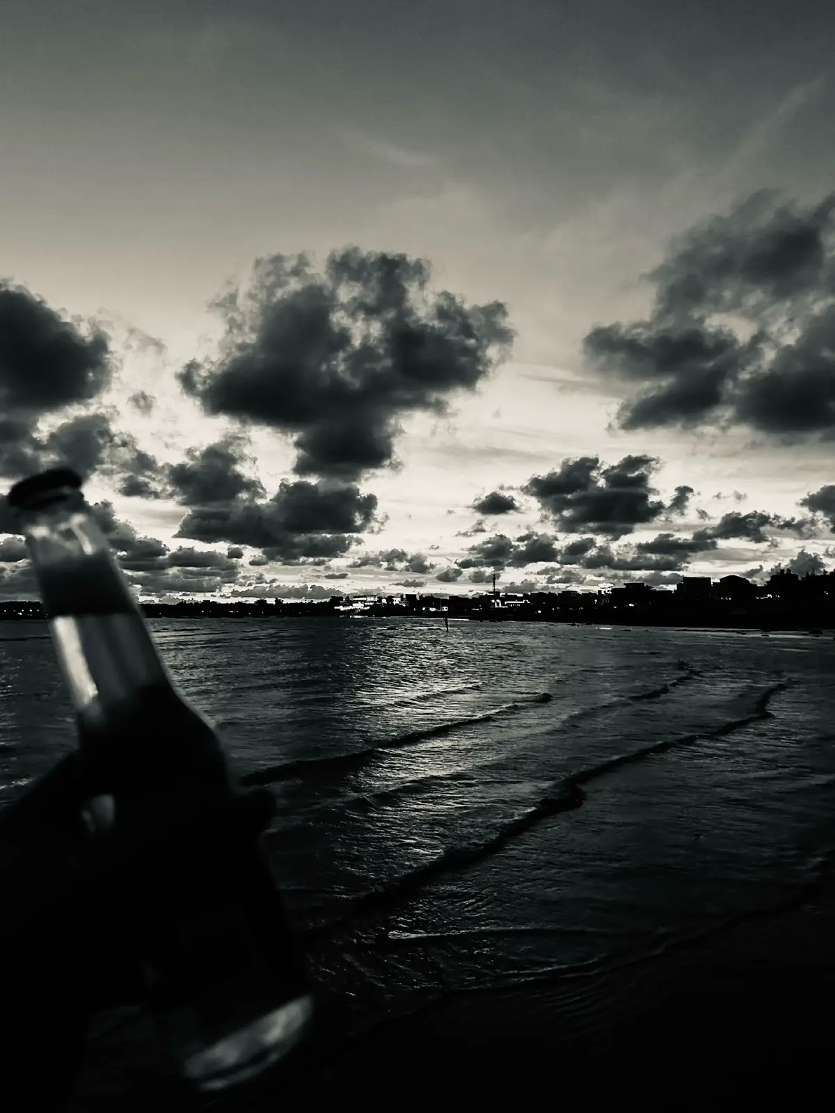 时间教会我们放下，也教会我们珍惜。