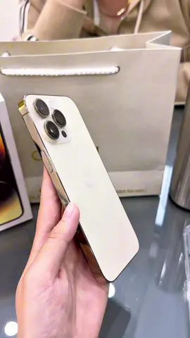 14 pro max nét thế này cầm trên tay nó sang phải biết😋 nhanh chân đến em tậu 1 con về khè chiến hữu nào các fen🥳🥳🎉