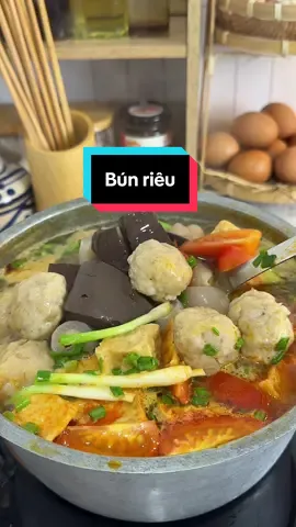 Nấu bún riêu không cần phải chuẩn bị đủ thứ gia vị nè#bepnhachin #xuhuong #homnayangi #bunrieu #xotnaubunrieu 