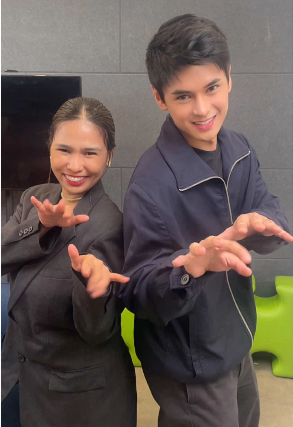 Hindi yan siya nag-practice pero na-perfect niya @Dustin Yu. 👏✨#DustinYu #DustinOnPEPLive #fyp #ShakeRattleAndRoll 