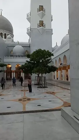 masjid zayed solo