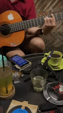 Yg pengen pake aksesoris samaan bisa cek kerkun/showcase manteman🙏🏻🥰 #wanitamunafik____fyp #sejedewe #coversong #tongkrongan #liriklagu 