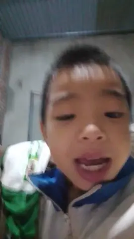 Cầm lấy 5ngìn và yêu tôi 😂 #uytín #xuhuong 