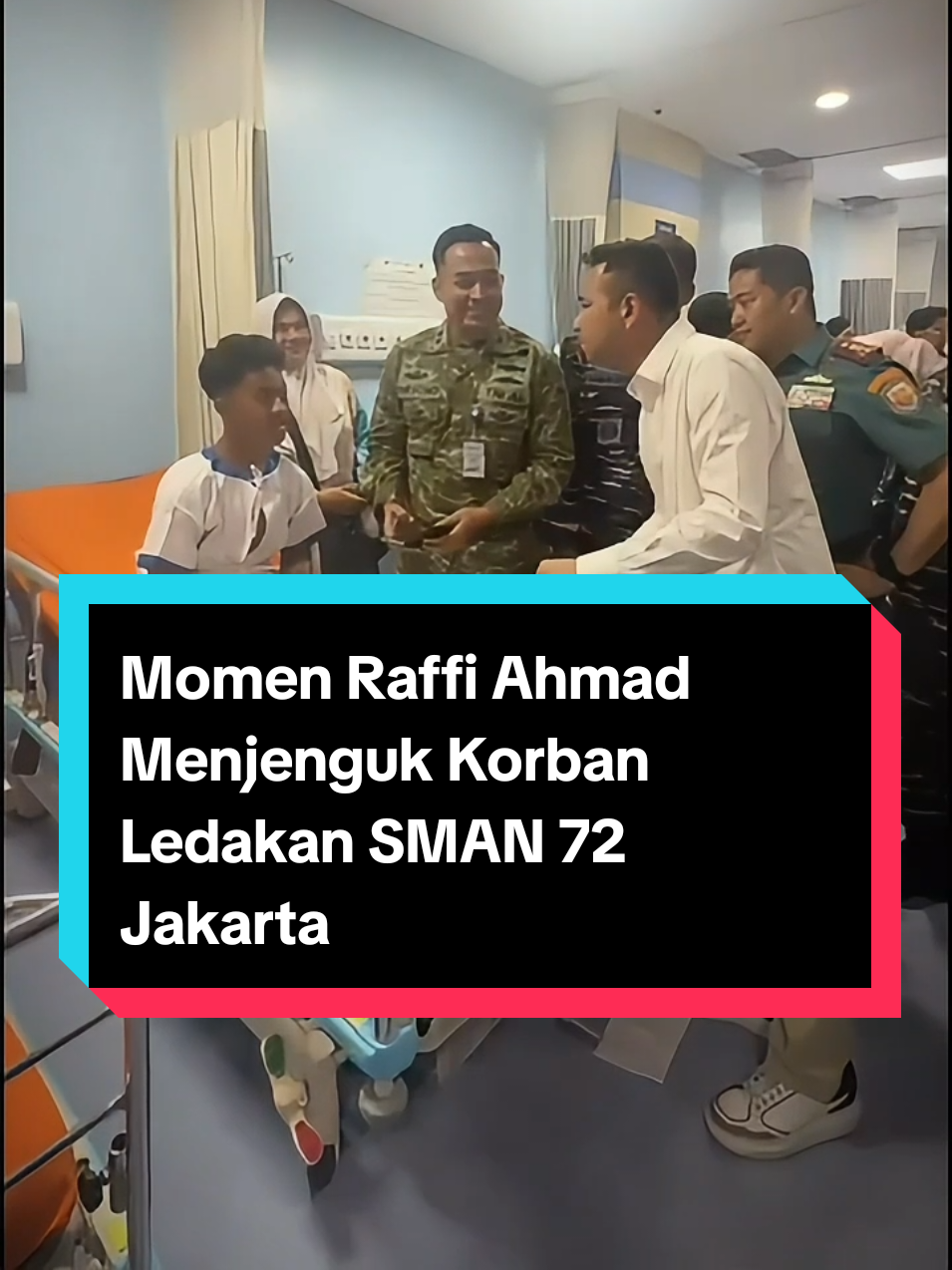 Momen Raffi Ahmad Menjenguk Korban Ledakan SMAN 72 Jakarta #raffiahmad #raffiorangbaik #raffikayahati #sma72jakarta #fyp 