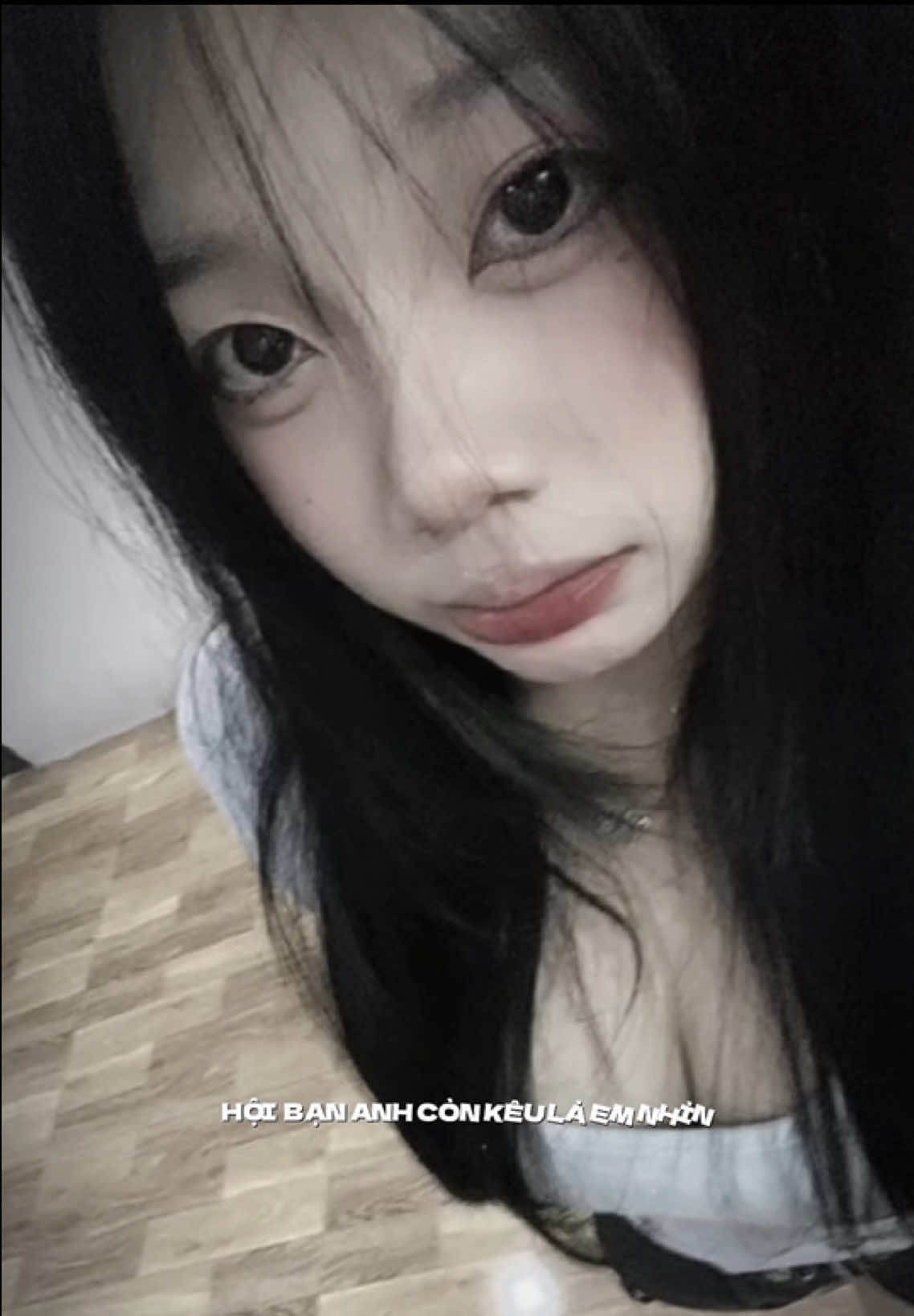 Em ghệ áo xanh này căng mò tar ??