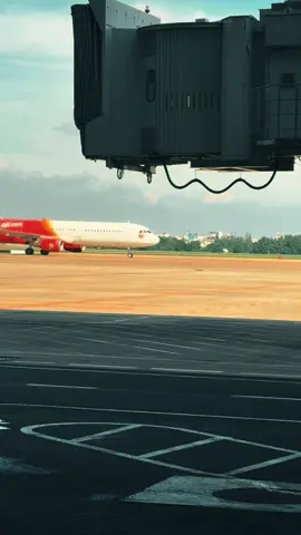 “Một ngày không báo trước,mình sẽ rời đi. Mọi thứ sẽ ổn hơn khi mình không còn ở đó…” #mộtchútbuồn #tamtrang #quakhuvahientai #chungtacuahientai #xh 