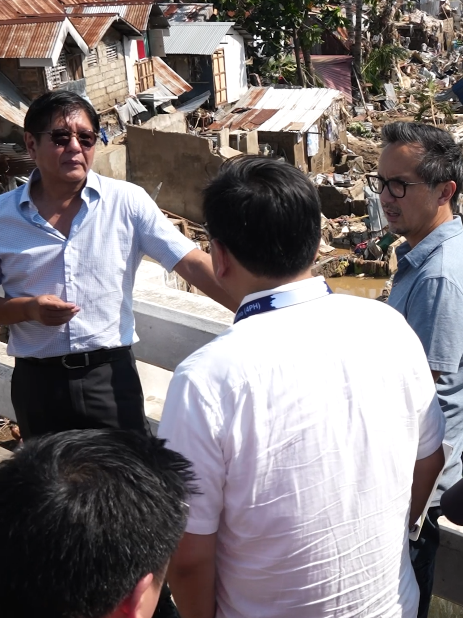 Continuing his on-site inspection of towns severely devastated by Typhoon ‘Tino’ in Cebu Province, President Ferdinand R. Marcos Jr. visits the Mananga Bridge in Barangay San Isidro, Talisay City on 7 November 2025, overlooking Isla Verde where shanties were swept away by raging flash floods when the Mananga River overflowed. #pbbm #rtvm #tiktokphilippines🇵🇭🇵🇭🇵🇭