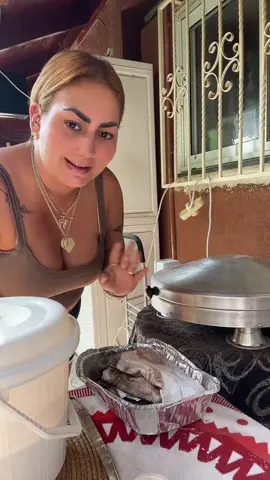 שלב הכנת האנג״רה זה בעצם השלב שאנו מגלים איך יצא הבוחוק שעמלנו עליו 3-5 ימים וזה תמיד מרגש שיוצא טוב לא משנה כמה שנים אני מכינה זה תמיד כיף להצליח התמדה זה שם המשחק לא להתייאש! #אינגרה #אינגרהזהטעים #אוכלביתי #אוכלטעים 