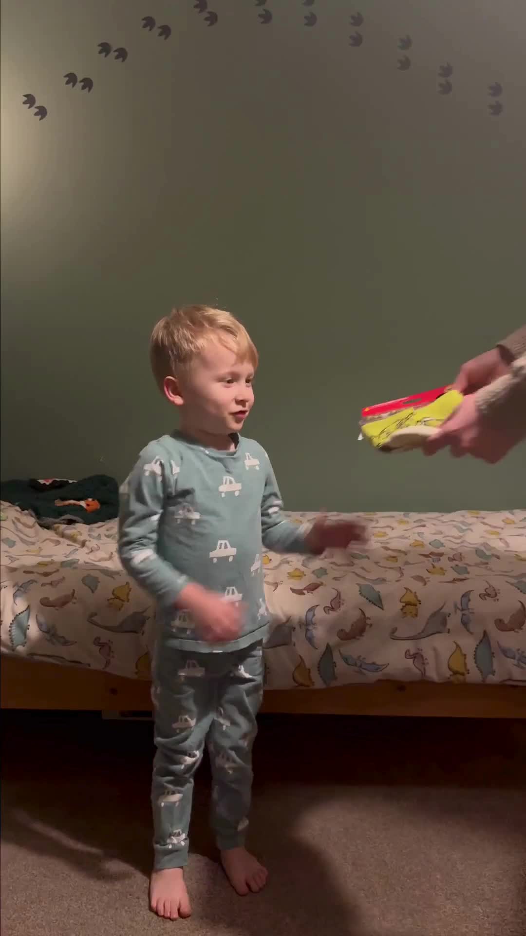 Get ogre the cold with Heat Holders. We love our Shrek collection… they are also kid approved. ✅ Did you know you can also get matching ones for Mum and Dad? 👀