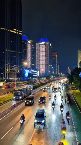 jakarta night vibes  • • • #jakarta #fyp #storywa #foryou #vibes 