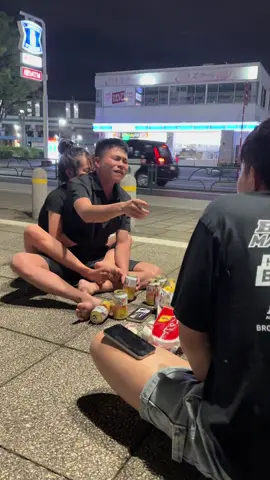 hát cũng ra gì đấy 😂