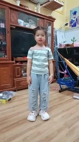 Hi...Con bà hai.bà hai.🤣🤣🤣