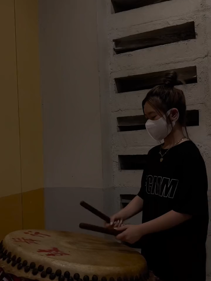 Trống- Cô gái xinh xắn#liondancedrumming #mualansurongtrungquoc #mualansurongvietnam #mualansurong #tronglanmacao #trốnglân #xuhuong #phậtsơn #mualan #tronglan #liondance #liondancedruming