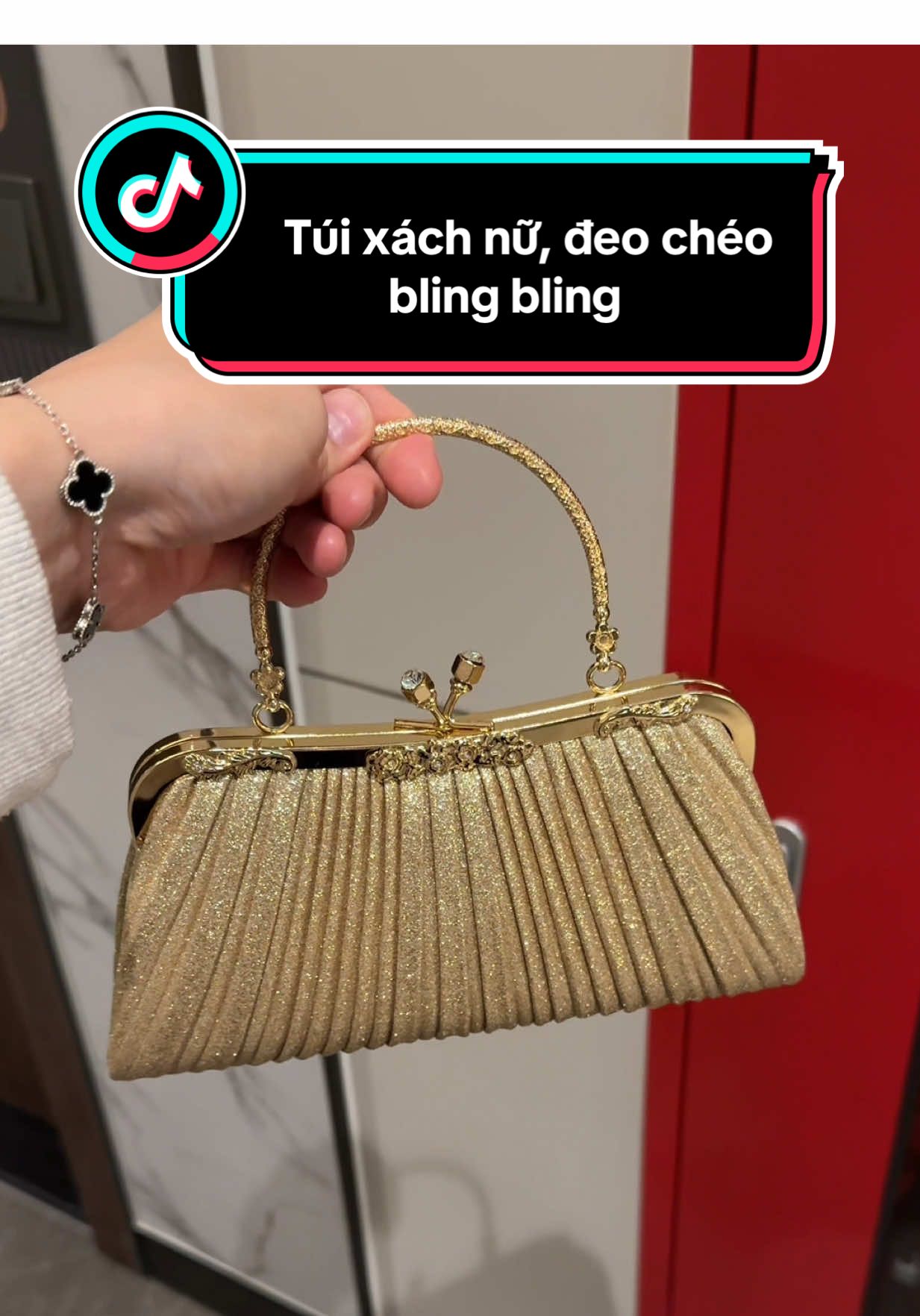 Túi xách nữ, túi đeo chéo lấp lánh đi tiệc, phù hợp các dịp cuối năm nha các tình yêu #reviewtuixach #jimestore #tuixachnu #tuideocheonu #tuinuthoitrang 