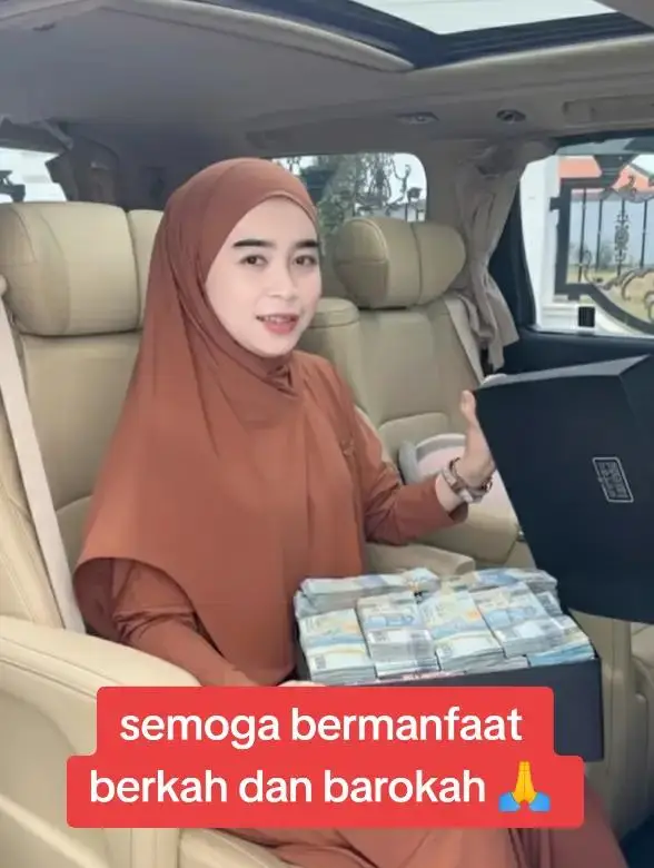 *Menerapkan sifat sabar* Hidup yang tenang adalah impian banyak orang, dan meskipun setiap individu mempunyai cara dan pandangan tersendiri tentang ketenangan, ada beberapa prinsip atau kunci yang dapat membantu mencapai hidup yang lebih tenang. Berikut adalah beberapa kunci utama dalam mencapai ketenangan hidup: 1.Mendekatkan Diri Kepada Allah Bagi umat Islam, mendekatkan diri kepada Allah adalah sumber utama ketenangan hati. Dalam Surah Ar-Ra'd, ayat 28, Allah berfirman: 