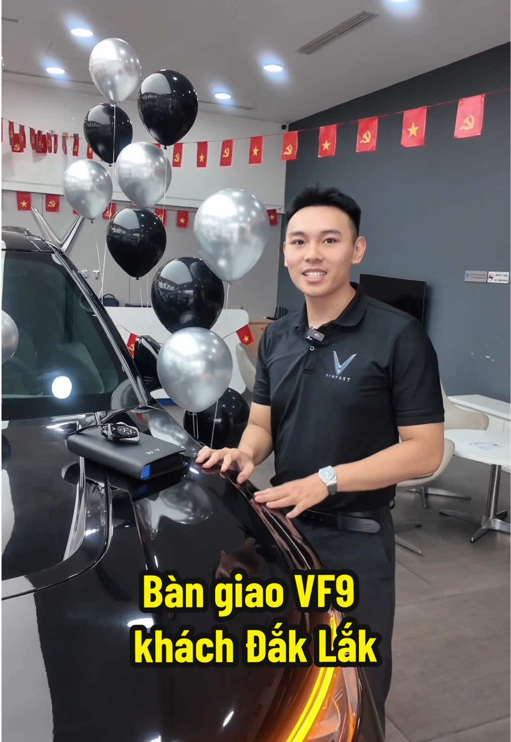 Vị khách đặc biệt VF9 đến từ Đắk Lắk  Tuy không có mặt để nhận xe nhưng em An vẫn làm lễ hoành tráng cho anh ❤️🥰 #xedien #vietnam #xuhuong #viral 