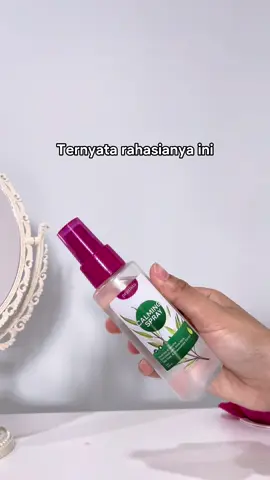 Jerawat, bruntusan, kulit kering, udah banyak yang berhasil ngurangin cuma pake calming spray ini 💦 Sekarang giliran kamu buktiin sendiri. Cek keranjang kuning yuk 🛒 #jerawatberkurang #skincarepemula #kulitsensitif #testimonijerawat #pratistaskincare