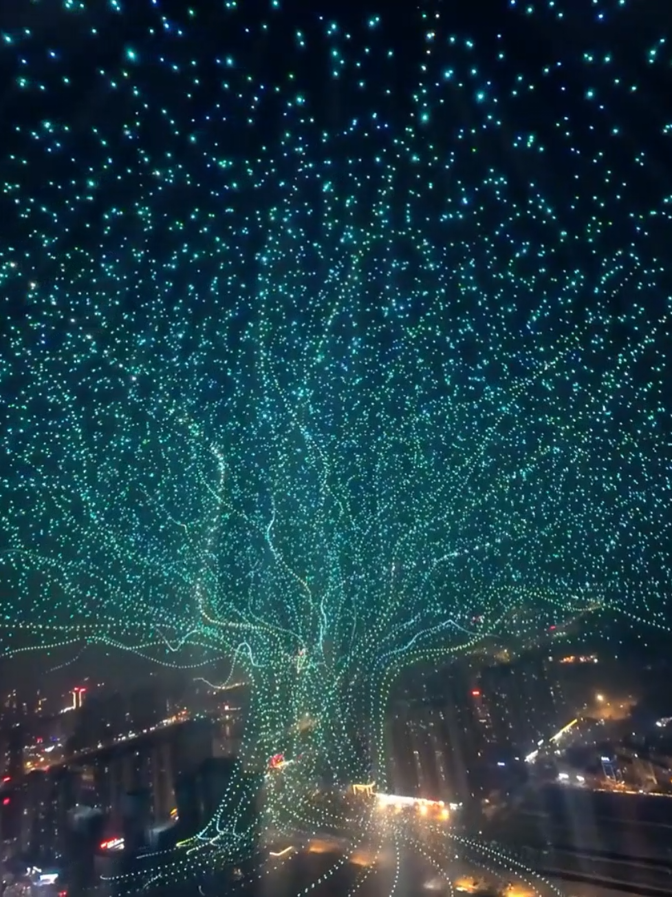 Veuillez profitez du spectacle du Festival des feux d’artifice de Liuyang : 15947 drones battent un nouveau record #Guinness 