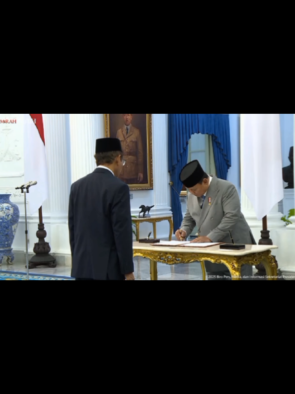 Akhirnya Mahfud MD Dapat Jabatan Dari Pak Prabowo Sebagai Anggota Komisi Percepatan Reformasi Polri Republik Indonesia , Semoga Nggak Berisik Lagi Ya Prof Mahfud 👍👍 #prabowosubianto #mahfudmd #reformasipolri #fypviral 