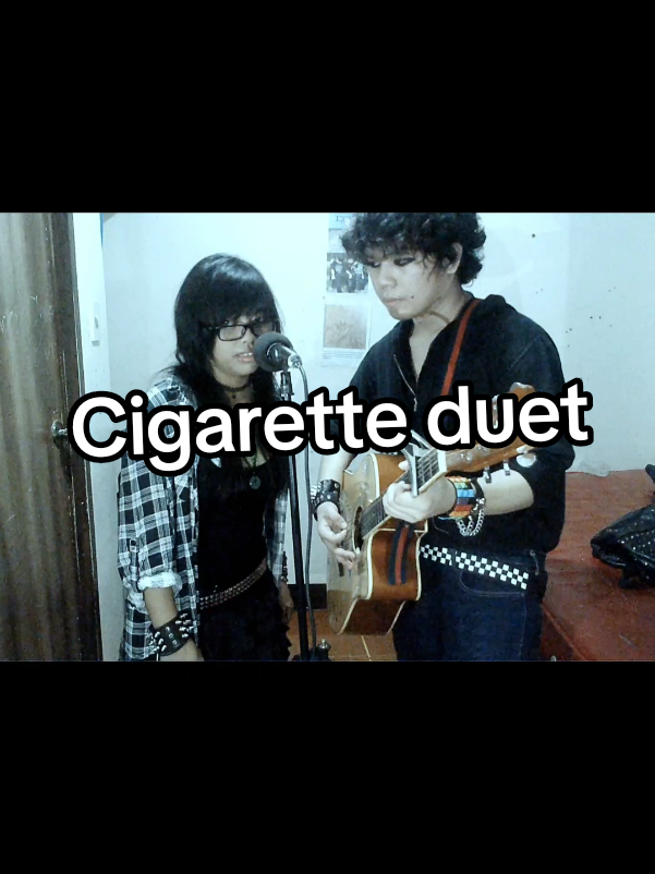 Cigarette duet - princess chelsea cover with @veruskacanrawr .  Its just a cigarette and it can not be that bad, honey dont you love me and you know it makes me sad . . #alt #emo #y2k #goth #jaycanrawr 