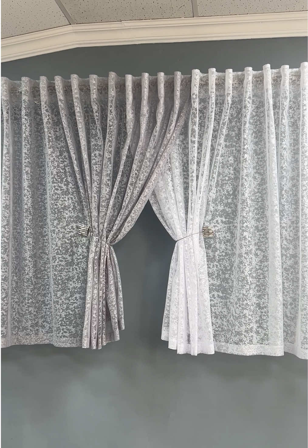 Мармуровий тюль сніжок на кухню ( колір сірий+білий) 