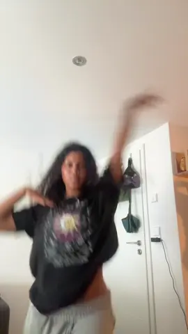 this knocked me out  dc: @kateee 🍜 #dancing #music 